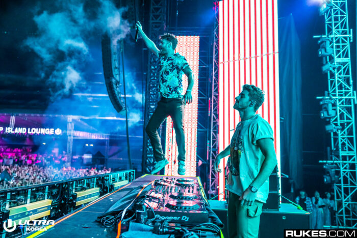 Voll spacig: The Chainsmokers treten im Weltraum auf - DJ Mag Germany