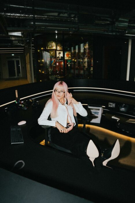 Bella X Blends Pop, Rock & Rave - News Directory 3